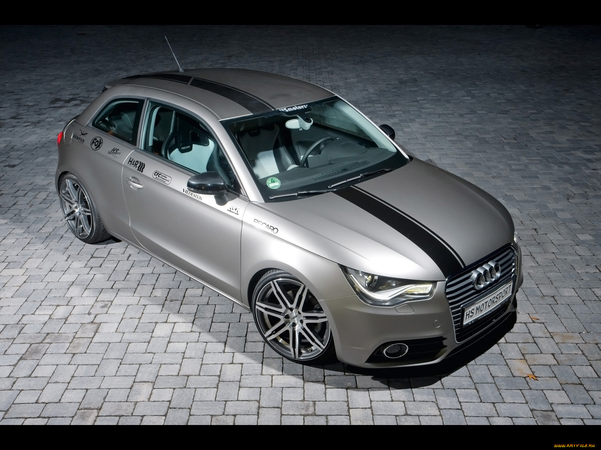 Audi 1.8. Ауди а1 серая. Ауди а1 матовая. Кузов Audi a1. Ауди а 1 серебристая.